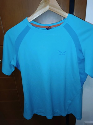 Salewa women's technical t-shirt large used, turquoise