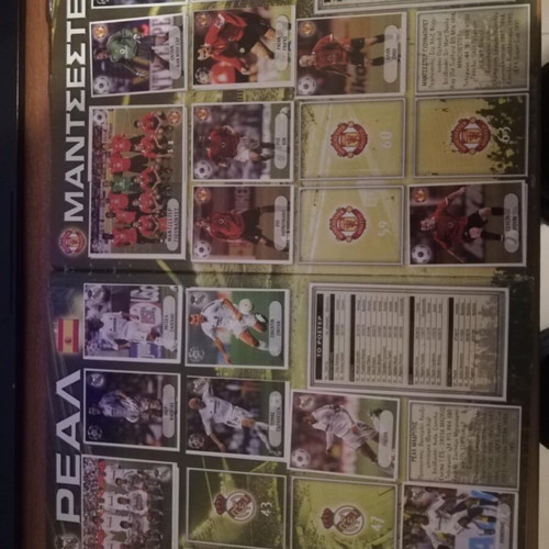 Mega Pack Golden Shop 3 used sticker albums with 960+ stickers 2005-2006