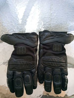 Motorcycle gloves like new, size small to medium