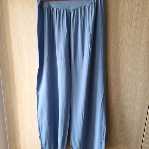 Women's pants sky blue one size like new with elastic waist