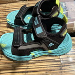 Boys' sandals size 31, like new, lightly worn