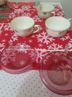 Old sweet cups and saucer set 3+1 used