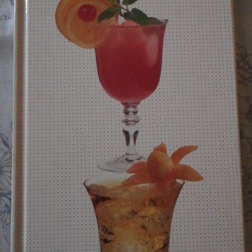 Cocktail book like new