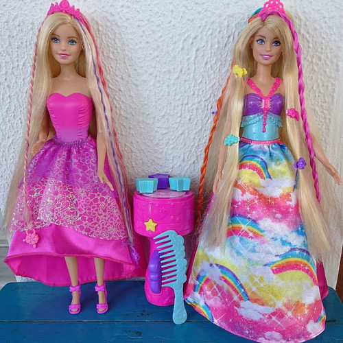 Barbie Twist and Style doll set like new with hair accessories