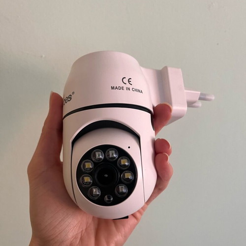 Aerbes wifi smart cameras like new, set of 2