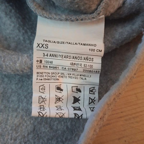 Benetton fleece hoodies for girl 4 years like new, black and grey, pack of 2