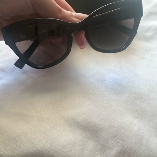 Le Specs Luxe Raffine Panthere butterfly sunglasses like new, black and gold