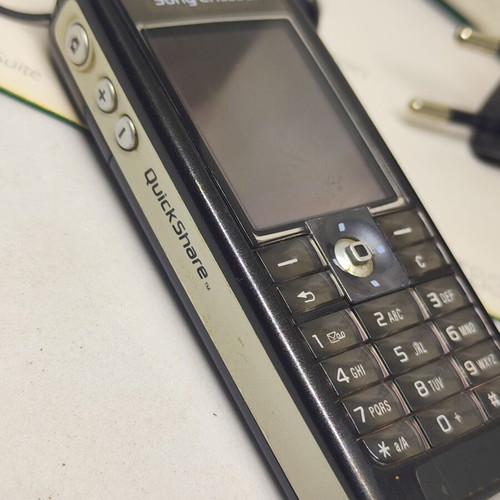 Sony Ericsson T630 Liquid Black full box used, like new