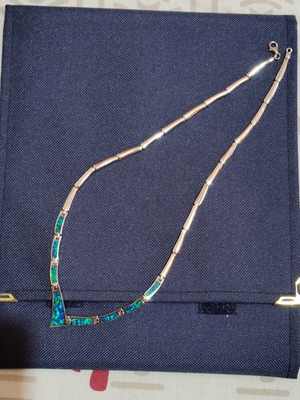 Silver solid necklace with opal, like new