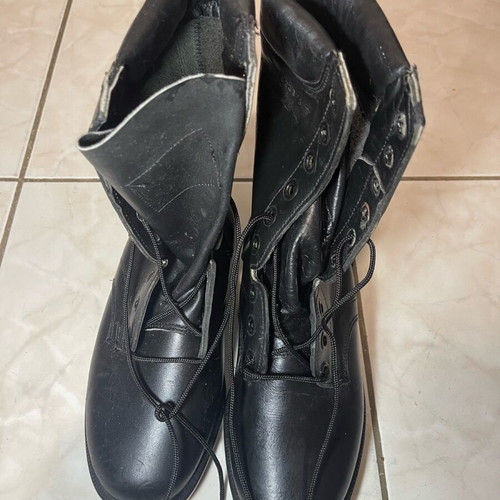 Military boots new, size 38, unworn