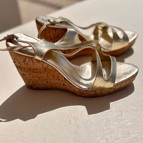 Gold sandals like new