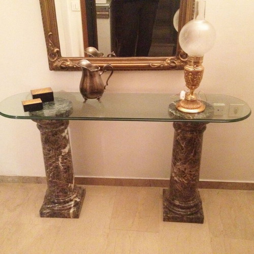 Living room etagere like new, Italian marble and glass