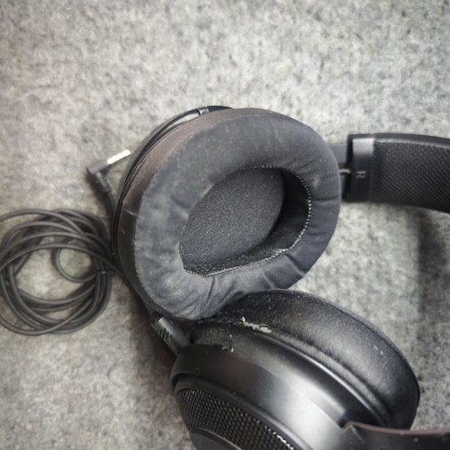 Razer Kraken headphones for parts or repair, wired, 2 pairs