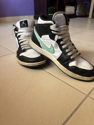 Nike Jordan 1 sneakers, άσπρα και τιρκουάζ, μέγεθος 41