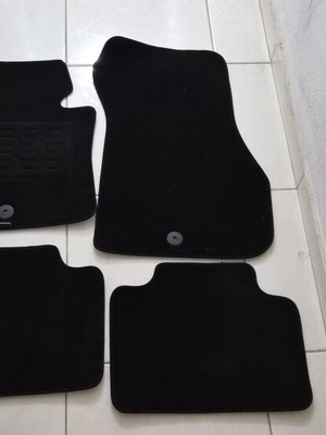BMW Series 2 car mats like new, fabric