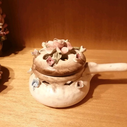 Capodimonte porcelain decorative piece Italian made