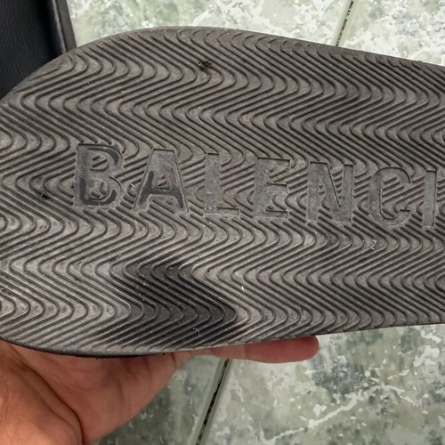 Balenciaga slides size 42.5-43, black