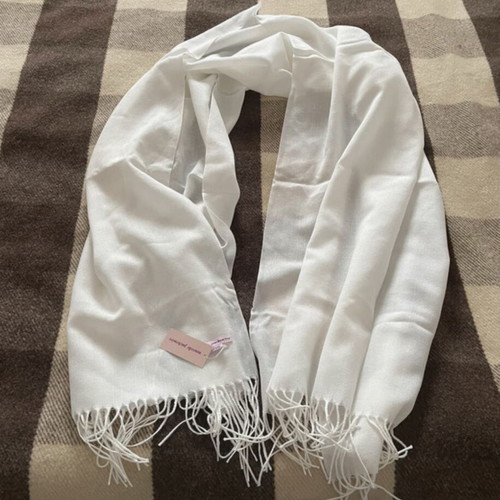 White Element scarf new with soft texture and fringes