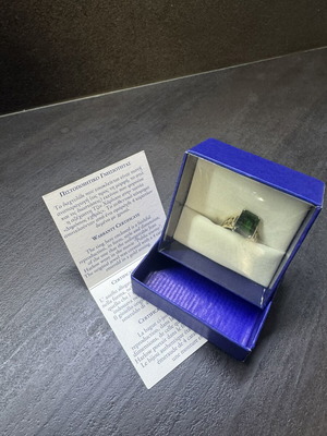 Ring with green stone from Hollywood Collection size 17.7 mm new