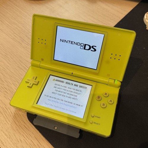 Nintendo DS Lite Lime Green used, reads GBA games only