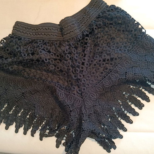 Summer shorts black like new, size M