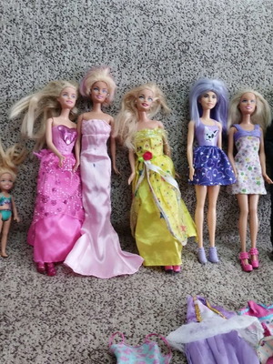 Кукли Barbie употребявани с дрехи и обувки