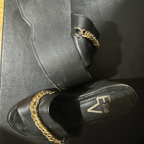 Ellie’s vucuti very high leather slippers like new, black and gold