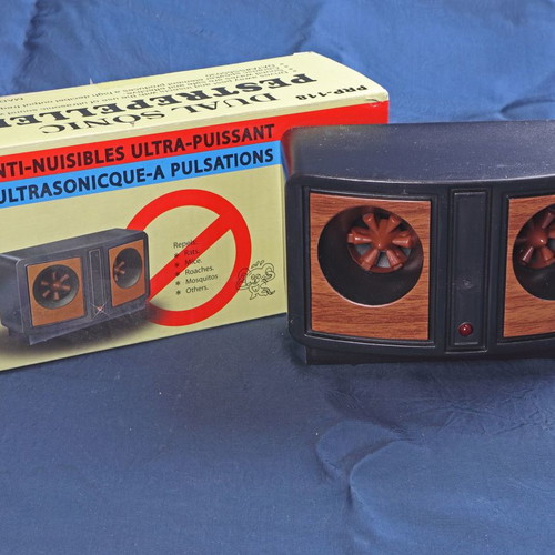 Ultrasonic rodent repellent device new