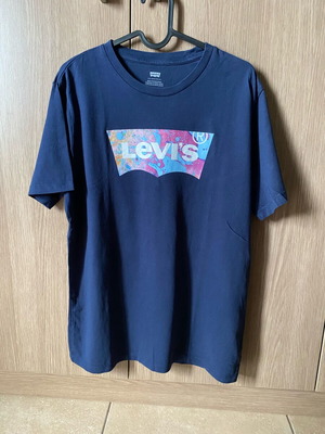 Levi’s blue men's T-shirt authentic, like new, size M