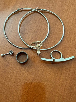 Jewelry like new, pack of 5 pieces, silver color