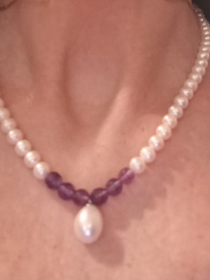 Necklace with pearls, amethyst and natural 6 mm teardrop pearl