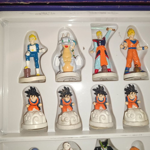 DeAgostini Dragon Ball Z chess set