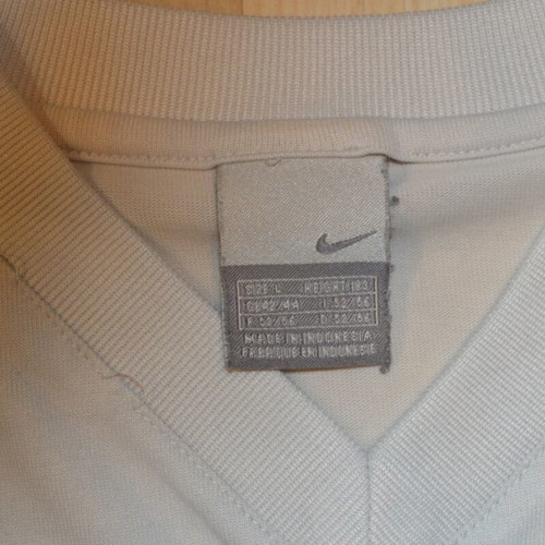 Nike vintage v-neck t-shirt white size L used