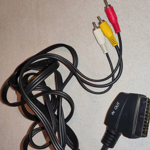Scart to 3 RCA Cable with IN/OUT Switch like new, 2 meters