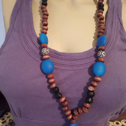 Wooden necklace with tassel