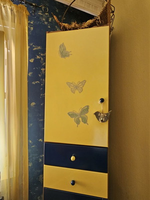 Complete children's bedroom furniture set used, blue and yellow tones