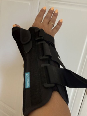 Νάρθηκας καρπού και αντίχειρα Össur Formfit Spica S/M σαν καινούργιος, μαύρος