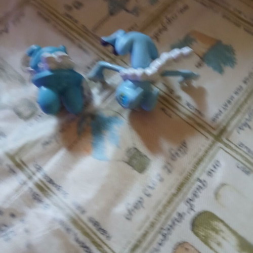 Froakie and Frogadier Pokemon figures