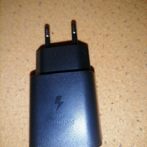 Samsung 25W Super Fast Charging USB-C charger new, black