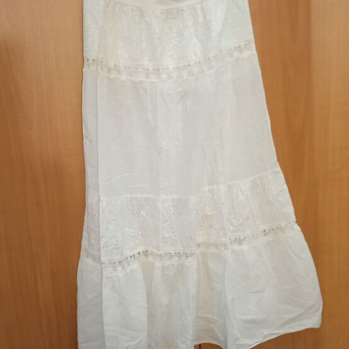Maxi skirt like new, white, size L, viscose with embroidery