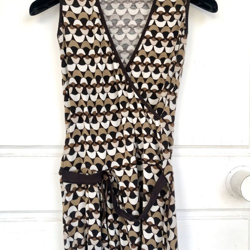 No Stress Retro Sleeveless Faux-Wrap Top Medium Used, Beige Brown