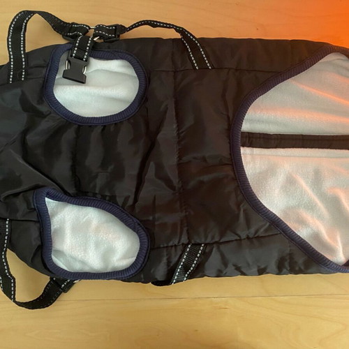 Dog jacket new with fleece lining for 8-15 kg dogs