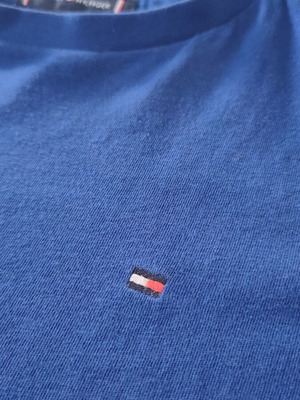 Tommy Hilfiger T-Shirt 128 cm σαν καινούργιο, μπλε, 8 ετών