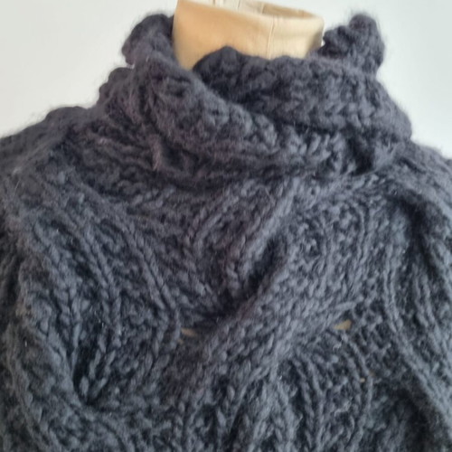 Intese Sweater Oneonone black like new, size S