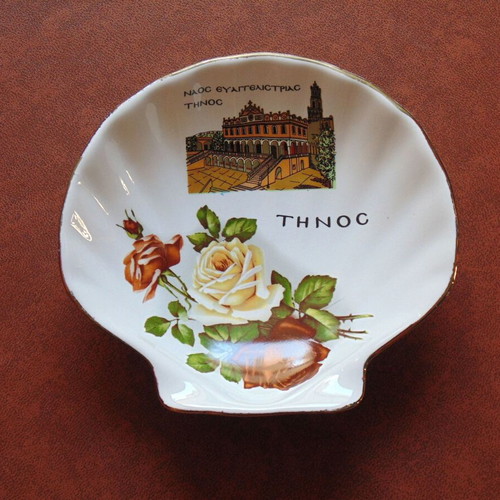 Vintage collection of 5 souvenir decorative plates