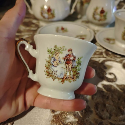 Porcelain coffee set 15 pieces vintage like new