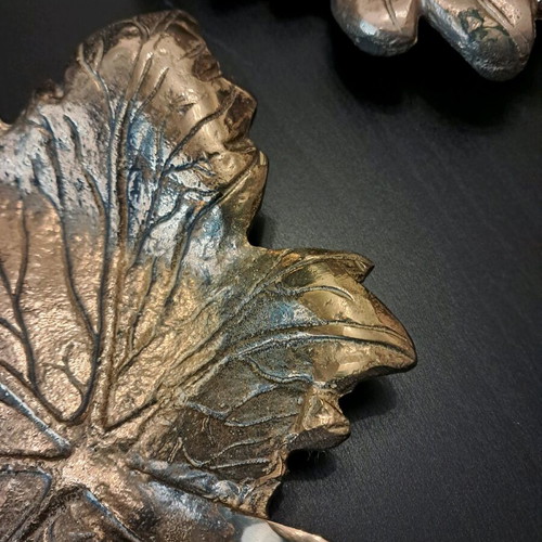 Vintage brass ashtrays leaf-shaped set of 2 like new