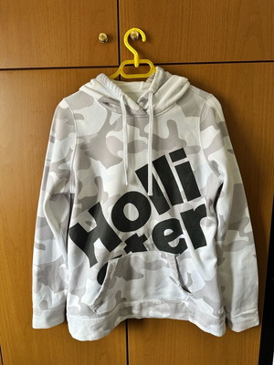 Hollister women's sweatshirt like new, size M