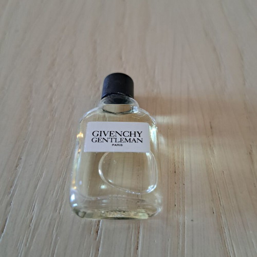 Givenchy Gentleman Miniature Eau de Toilette 3ml new