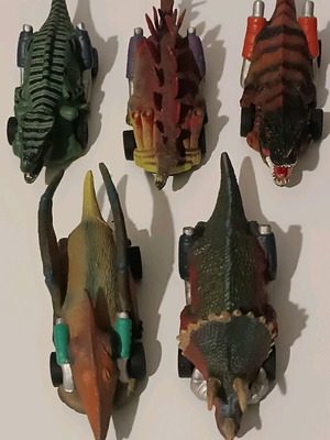 Dinosaur toy cars like new, set of 5 pieces